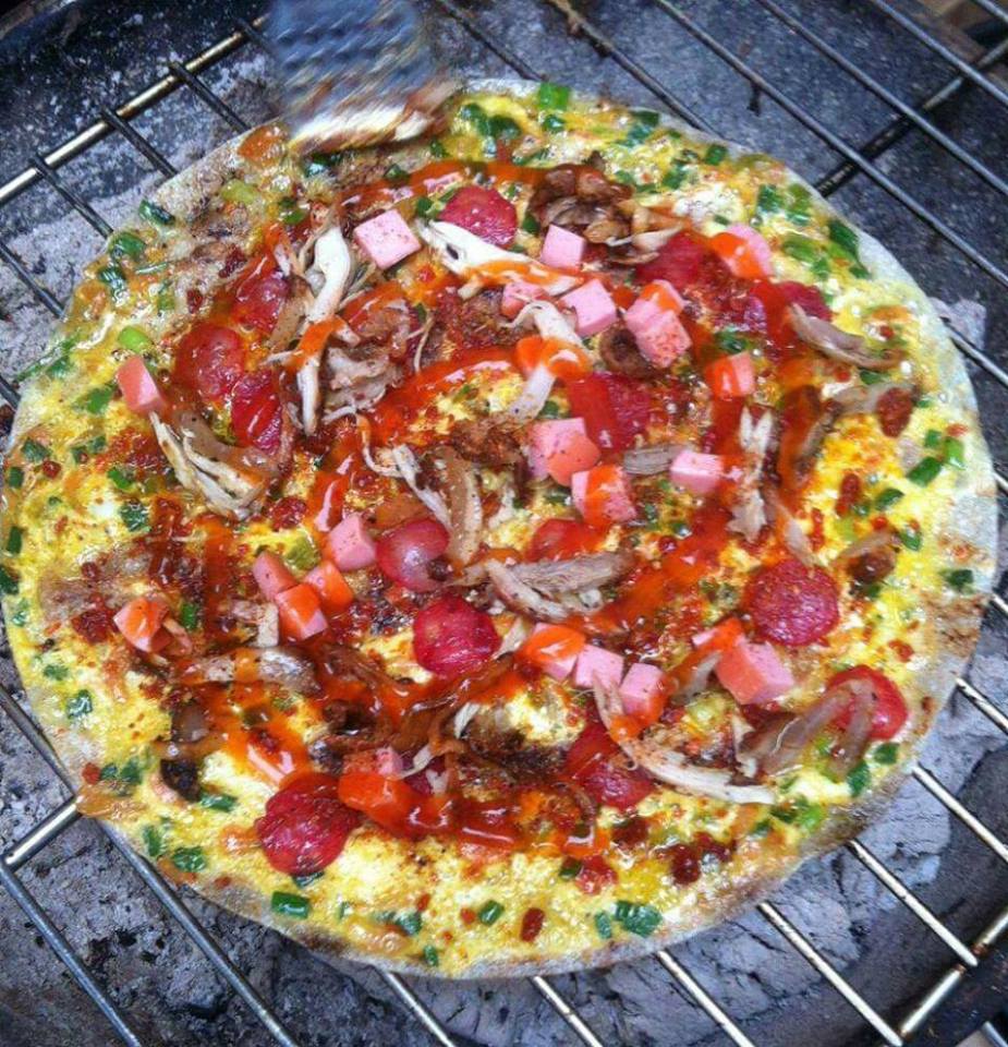 Bánh tráng nướng - Số 195A Đội Cấn, Ba Đình - 25.000/cái.