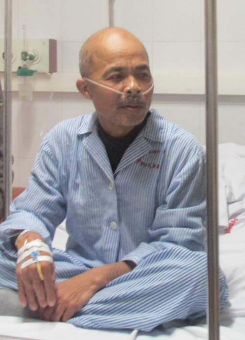 Sức khỏe của nghệ sĩ H&aacute;n Văn T&igrave;nh hiện rất kh&oacute; khăn v&agrave; kh&ocirc;ng n&oacute;i trước được điều g&igrave;