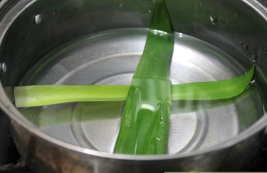 Lá dứa là mẹo nhỏ để nước chè thơm hơn