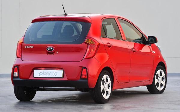 Về diện mạo bên ngoài, Picanto thế hệ mới thiết kế phần đầu với lưới tản nhiệt nhỏ, viền mạ crôm sáng, hốc hút gió hai bên nhô cao, đèn pha LED, đèn sương mù, bộ la-zăng 14 inch làm bằng hợp kim, đi kèm bộ lốp 165/60 R14, tay nắm cửa mạ crôm. Ảnh: Audi Sport