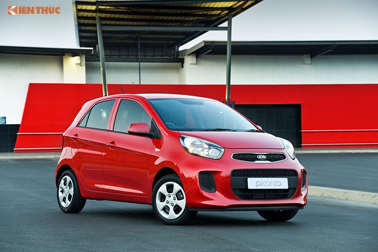 Tại thị trường Nam Phi, LS là bản cơ sở của Kia Picanto với ngoại thất trang bị la-zăng 14 inch đi kèm bộ lốp 165/60 R14. Thân xe thiết kế vẫn mang kiểu dáng nhỏ gọn vốn có, trông cá tính và khỏe khoắn hơn. Ảnh: Kiến thức