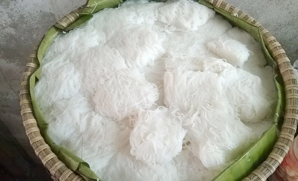 Bún Đa Mai có sợi dẻo, ăn mát, để cả ngày không chua lại trắng muốt như bột lọc. Bún Đa Mai có 4 sản phẩm chính, đó là: bún rối, bún vẩy ốc, bún con ba, bún vẩy (còn gọi là bún lá). Nghề làm bún ở Đa Mai xuất hiện tương đối sớm (khoảng 400 năm), là một trong bốn làng nghề làm bún cổ xưa của miền Bắc.