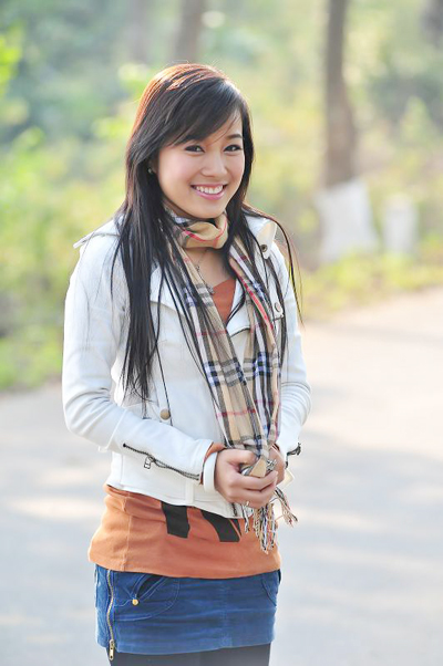 Trong phần I của bộ phim truyền hình dành cho tuổi teen Nhật ký Vàng Anh, Minh Hương được chọn vào vai chính - Vàng Anh. Khi được mời vào nhân vật Vàng Anh, Minh Hương (sinh năm 1986) khi ấy tròn 20 tuổi và đang theo học Nhạc viện Hà Nội. Dường như, với vẻ trong sáng của Minh Hương đã giúp nhân vật Vàng Anh trở thành nhân vật được yêu mến trên màn ảnh nhỏ, vào thời điểm đó.