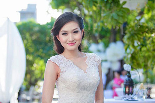 Thanh Huyền vẫn giữ được nụ cười tươi tắn, gương mặt xinh đẹp. Cô hiện là MC của kênh truyền hình VTV6.