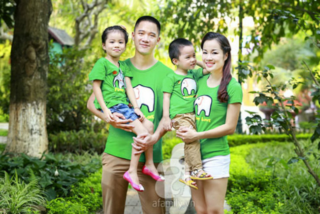 Ngoài thời gian làm việc, Diễn viên-MC Minh Hương cũng dành thời gian để chăm sóc cho khu vườn nhỏ trên sân thượng của mình. Vườn nhà “Vàng Anh” được xây dựng theo mô hình xanh sạch, rau được trồng theo phương pháp thủy canh đang được ưa chuộng hiện nay.