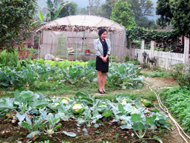 Ngoài việc bảo đảm về nguồn 13Win OKVIP Cá cược bóng đá sạch, cuốc đất trồng rau còn là cách vợ chồng Mỹ Linh thư giãn, tận hưởng cuộc sống sau những giờ phút bận rộn với âm nhạc. Nữ ca sĩ thường rủ các con ra vườn cùng tưới nước, nhặt cỏ như một cách dạy con gần gũi thiên nhiên, làm quen với việc 13Win18 cá cược thể thao chân tay.