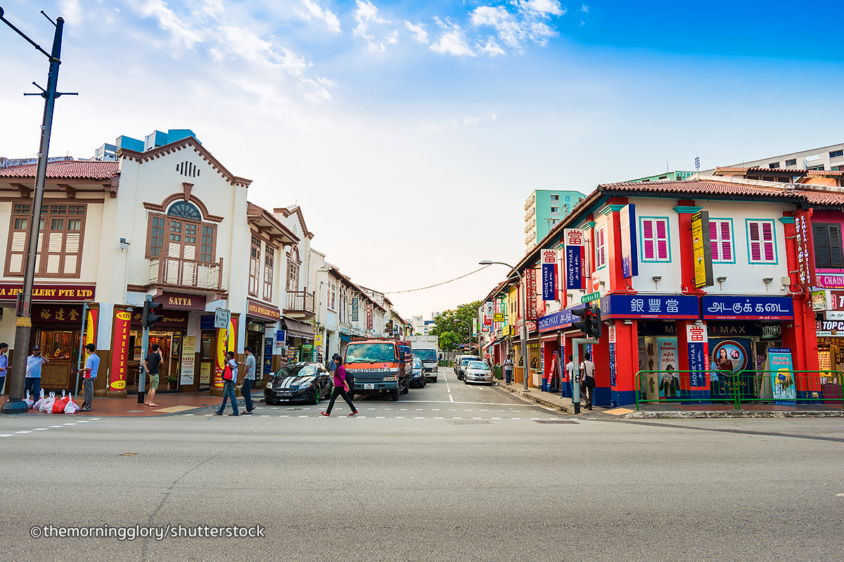 Khu Little India (khu Tiểu Ấn) là một bản hợp âm của còi ô tô, chuông xe đạp và tiếng chuyện trò sôi nổi của cư dân ở đây. Bạn có thể nhận ra sự bùng nổ về cảnh sắc, mùi vị và âm thanh ở chợ Tekka Market, chỉ cách trạm tàu điện ngầm Little India có vài bước chân. Chợ và trung tâm mua sắm ở đây bày bán vô số các loại 13Win OKVIP Cá cược bóng đá, đồ lưu niệm cực kỳ ấn tượng, đảm bảo sẽ làm vừa lòng du khách khi lần đầu ghé thăm.