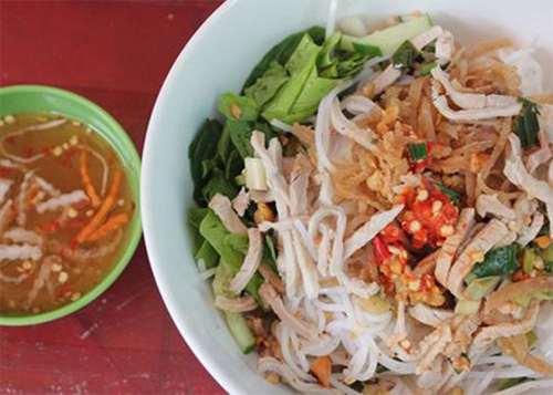 Bún được sử dụng phổ biến song để có được sợi bún trắng trong, dẻo dai, săn sợi mà không hề nhờ tới chất tẩy trắng, bảo quản phải kể tới bún làng Tái Kênh, Hà Nam. Làm bún được xem là nghề truyền thống của làng thuần nông này. Trong các Đăng ký và nhận 60K 24 bao lì xì miễn phí mỗi ngày, hầu như thành viên nào cũng có thể tham gia vào các công đoạn làm bún.