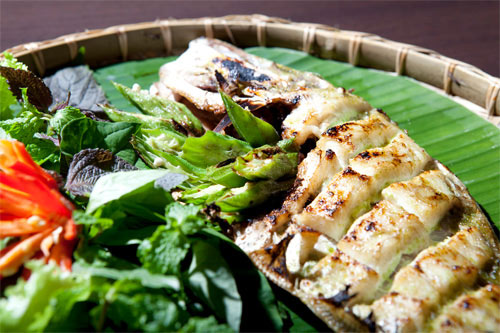 Cá bò da khá phổ biến ở các miền biển, thịt trắng và dai, vị ngọt đậm đà. Có thể nướng đủ kiểu: nướng mọi, nướng than, nướng muối hoặc tẩm gia vị nướng giấy bạc. Nhưng dù chế biến kiểu nào, thì cá bò da vẫn ngon và quyến rũ...  Cá bò da khi còn sống rất xấu xí, nhìn vào chẳng thấy thèm ăn. Nhưng khi qua chế biến, lại có mùi thơm hấp dẫn, khiến bạn khó có thể cưỡng lại trước ''cám dỗ'' của nó.  Cá bò da có vị ngọt tự nhiên, khi ướp muối ớt thật cay, để thấm khoảng 30-40 phút rồi nướng trên lửa than hồng càng tăng hương vị. Khi cá chín đều, màu vàng ươm xen lẫn màu đỏ của ớt, thơm lừng, nhìn là phát thèm...