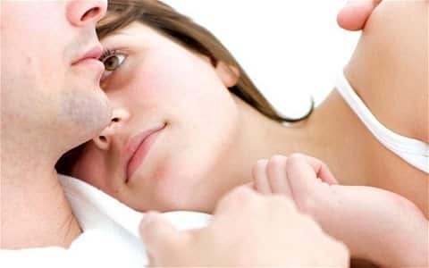 Trong thời kì mang thai, bà  bầu không được quan hệ tình dục một cách thô bạo