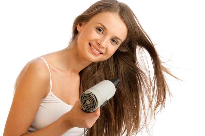 C&oacute; hai kiểu m&aacute;y sấy l&agrave; cầm tay cố định v&agrave; cầm tay gập lại
