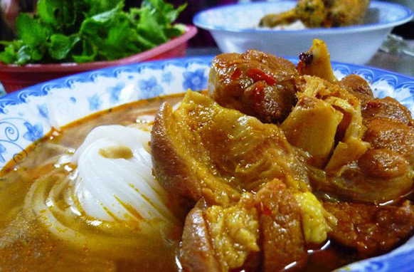 Khi nhắc đến mì Quảng thì người ta nghĩ đó là 1 món đặc sản của Quảng Nam – Đà Nẵng. Nhưng ít ai biết rằng đó cũng chính là một món đặc sản rất riêng ở Phan Rang.