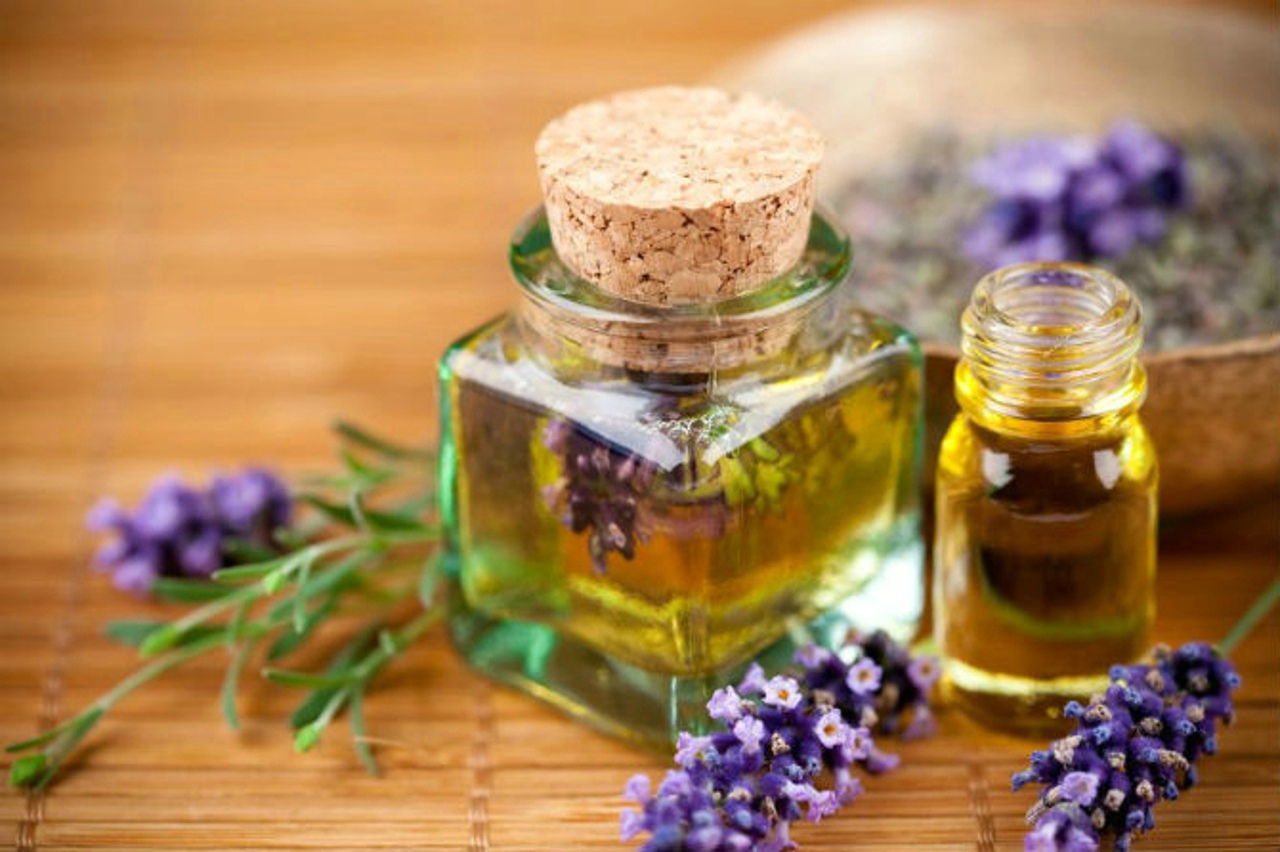 &Iacute;t ai biết đến c&ocirc;ng dụng trị đau vi&ecirc;m khớp bằng tinh dầu