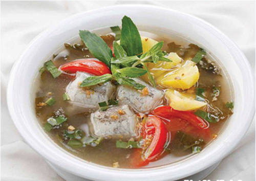 Ở Thái Bình, mùa cá khoai bắt đầu từ tháng 9 cho đến tháng 2 âm lịch, đặc biệt là vào những ngày trời nhiều sương mù là thời điểm có nhiều cá khoai nhất. Cá khoai có nhiều nhất ở vùng cửa biển Thái Thụy và Tiền Hải. Cá khoai có thể chế biến thành nhiều món ăn đơn giản mà lại bổ dưỡng và hấp dẫn như cháo cá khoai, lẩu cá khoai,... nhưng có lẽ canh cá khoai lại là món ăn khoái khẩu hấp dẫn hơn cả bởi vị ngọt thanh, thơm mát.  Cá khoai mua về phải rửa sạch bằng nước muối pha loãng, cắt bỏ đầu, bỏ ruột nhưng nhớ giữ lại dạ dày vì dạ dày cá khoai ăn rất giòn, béo ngậy.
