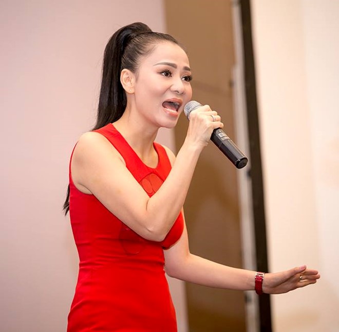 Thu Minh trong buổi họp báo sáng 29/7 tại Hà Nội. Ảnh: HBN