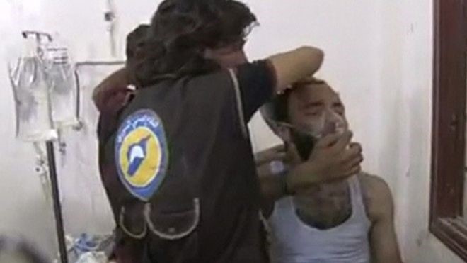 Tình hình chiến sự Syria mới cập nhật: Trực thăng thả khí độc xuống thị trấn ở Syria
