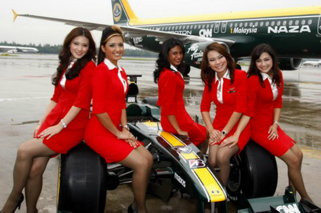 7.  Air Asia: là một trong những hãng 13Win22 com tỷ lệ cược cao có tiếp viên hấp dẫn nhất so với các hãng 13Win22 com tỷ lệ cược cao giá rẻ trên thế giới. Những bộ đồng phục màu đỏ biểu tượng của nữ tiếp viên 13Win22 com tỷ lệ cược cao AirAsia sẽ gây sự chú ý của bạn, khi bạn đến bất kỳ sân bay Malaysia. 