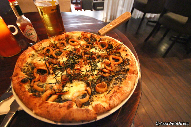 4PS Pizza Saigon: Mặc dù địa chỉ của 4Ps Pizza hơi khó tìm, tuy nhiên lúc nào cũng đông khách, đặc biệt là cuối tuần. Giờ mở cửa: 7:00 -23:00