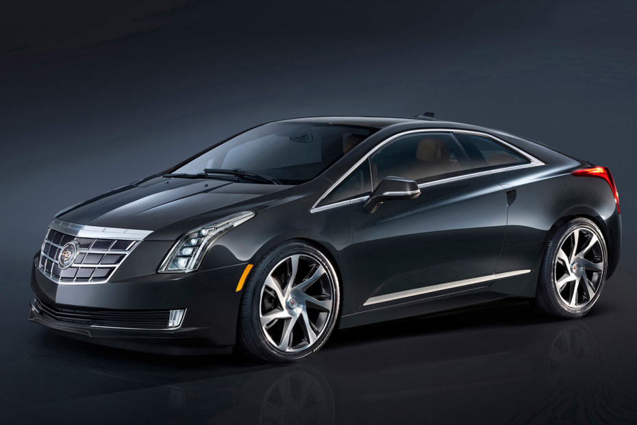 6. Cadillac ELR. Chiếc xe sang trọng Caillac ELR lần đầu xuất hiện tại Triển lãm ôtô quốc tế Bắc Mỹ vào năm 2009, gây ấn tượng với một động cơ 4 kỳ, môtơ điện 119-135 KW, sử dụng bộ pin lithium-ion 16.5 KW nhưng khi pin cạn, xe cũng có thể chạy bằng xăng với 87 km/3,7 lít và 131 km/3,7 lít trong chế độ điện.