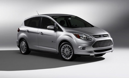 10. Ford C-Max Energi. Hệ thống SmartGauge của xe sẽ hiển thị số nhiên liệu mà lái xe tiết kiệm được trong thời gian thực. Xe có thể chạy 82 km/3,7 lít trong chế độ kết hợp điện và xăng.