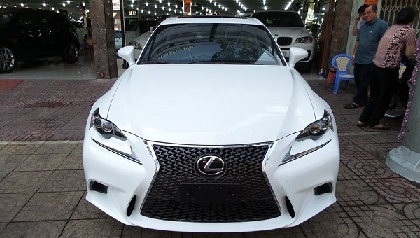 Si&ecirc;u xe Lexus IS250 F-Sport 2014 sở hữu động cơ mạnh mẽ