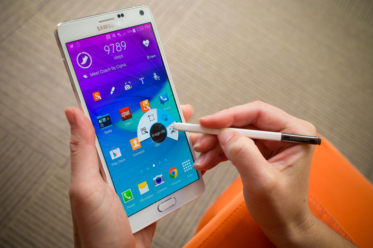 Một trong 16 smartphone đ&aacute;ng mua nhất th&aacute;ng 11 n&agrave;y l&agrave; Samsung Galaxy Note 4. 