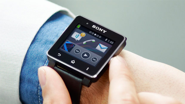 Sony chuyển sang d&ugrave;ng hệ điều h&agrave;nh Android Wear c&ugrave;ng thiết kế năng động với mẫu Sony Smartwatch 3 để l&agrave;m mới smartwatch của h&atilde;ng