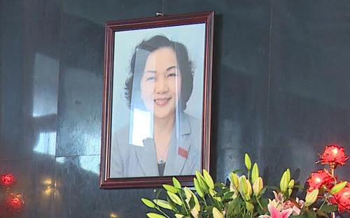 Di ảnh bà Võ Thị Thắng.