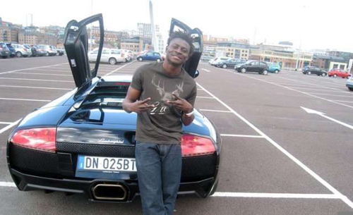 Obafemi Martins sở hữu một trong những si&ecirc;u xe đắt nhất thế giới gi&aacute; 379.000 USD