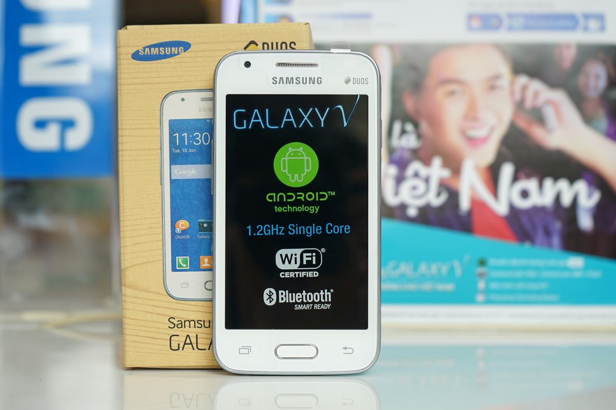 Smartphone gi&aacute; rẻ Samsung Galaxy V c&oacute; thể hỗ trợ hữu &iacute;ch cho việc kết nối bạn b&egrave;, đi lại, vui chơi giải tr&iacute;, sinh hoạt&hellip; của sinh vi&ecirc;n