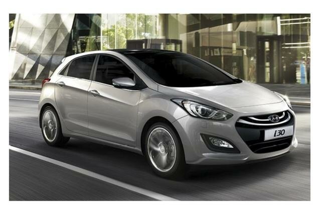 &Ocirc; t&ocirc; gi&aacute; rẻ Hyundai I30 2014 được trang bị nội thất tiện nghi, hiện đại với đầy đủ t&iacute;nh năng cao cấp