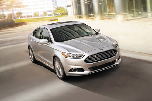 Ford Fusion 2014 l&agrave; mẫu &ocirc; t&ocirc; gi&aacute; rẻ được đ&aacute;nh gi&aacute; cao về mức độ an to&agrave;n v&agrave; b&aacute;n chạy tại Mỹ