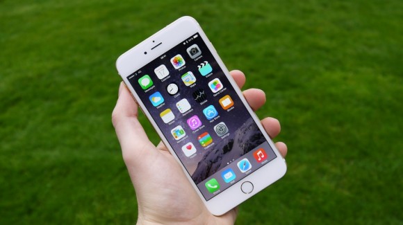 iPhone 6 plus - chiếc phablet đầu ti&ecirc;n của Apple 