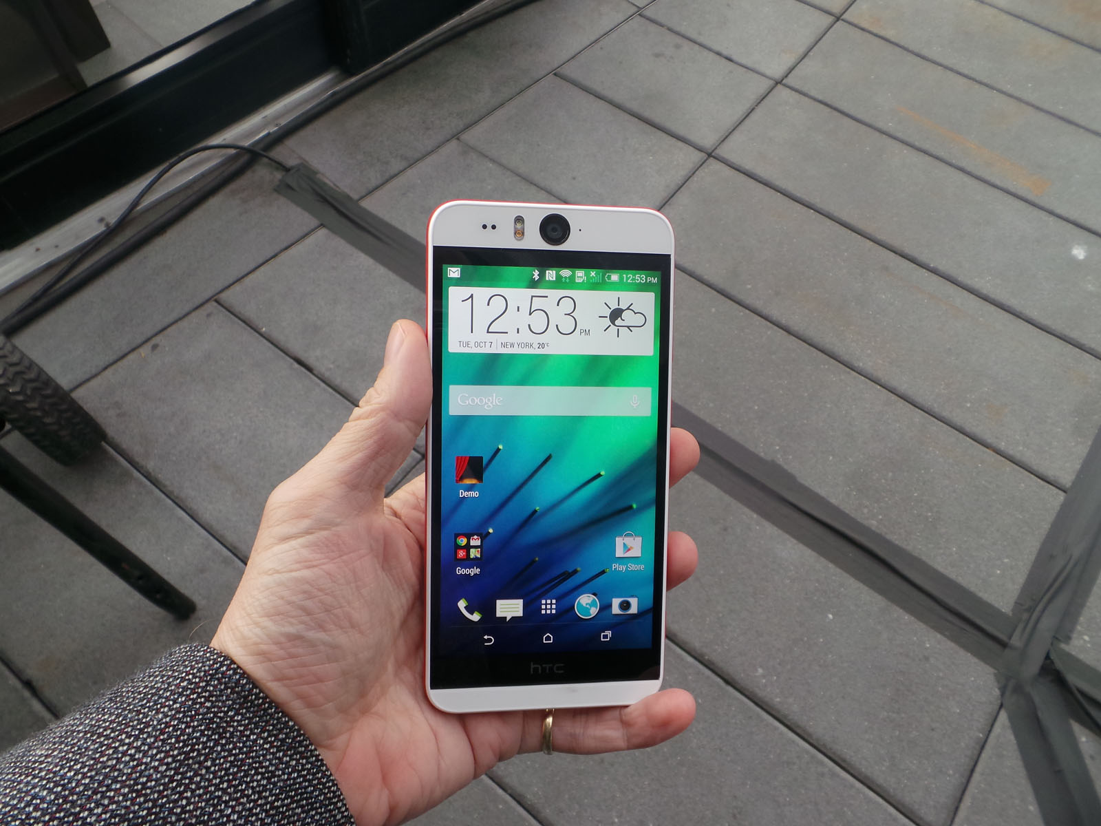 Chiếc HTC Desire Eye với camera trước l&ecirc;n tới 13MP