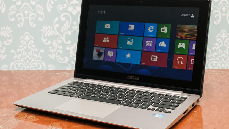 VivoBook X202E có dung lượng pin lớn, cho thời gian sử dụng lâu