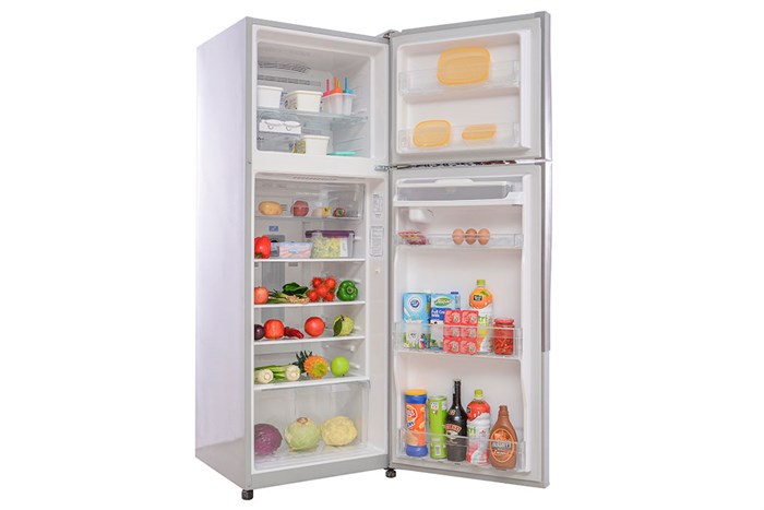 Với tủ lạnh Hitachi R-T230EG1D, người d&ugrave;ng c&oacute; thể lấy nước ngay từ b&ecirc;n ngo&agrave;i m&agrave; kh&ocirc;ng cần mở tủ