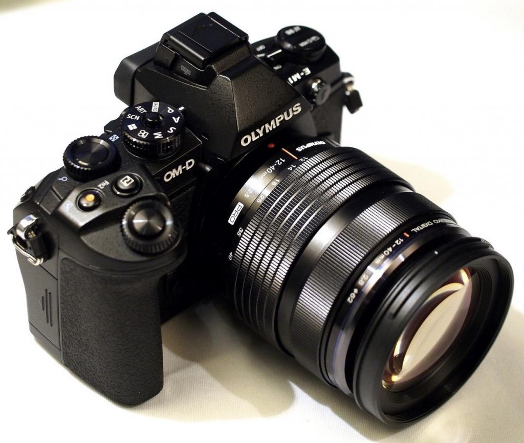 Olympus OM-D E-M1 c&oacute; chất ảnh tốt, k&iacute;ch thước nhỏ gọn v&agrave; hệ thống lấy n&eacute;t cực nhanh