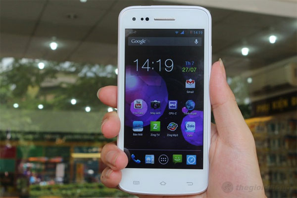 Touch Bean 452T c&oacute; m&agrave;n h&igrave;nh lớn nhất trong ph&acirc;n kh&uacute;c smartphone gi&aacute; rẻ 2014 dưới 2 triệu