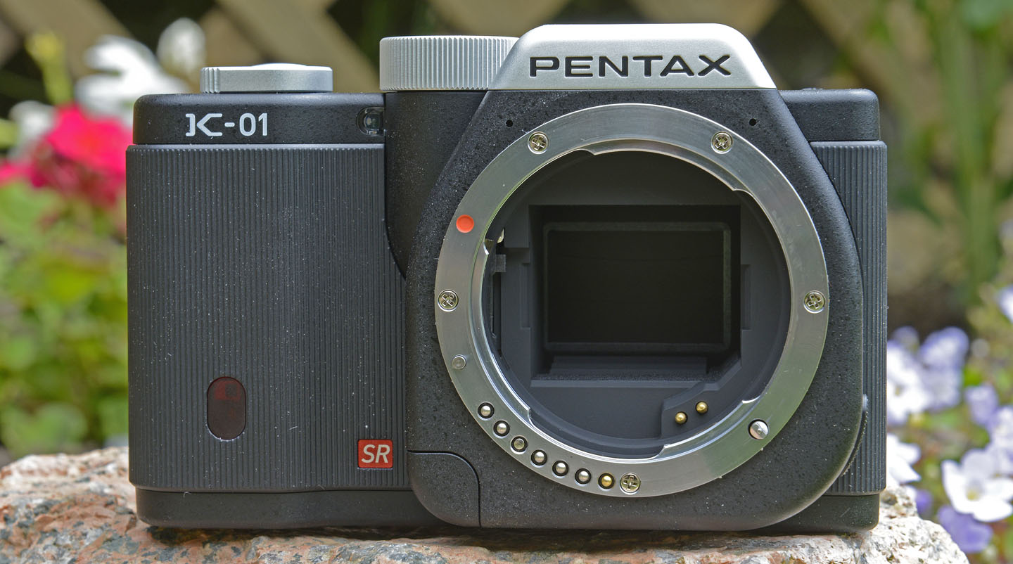 M&aacute;y ảnh Pentax K-01 c&oacute; khả năng chụp với tốc độ cao