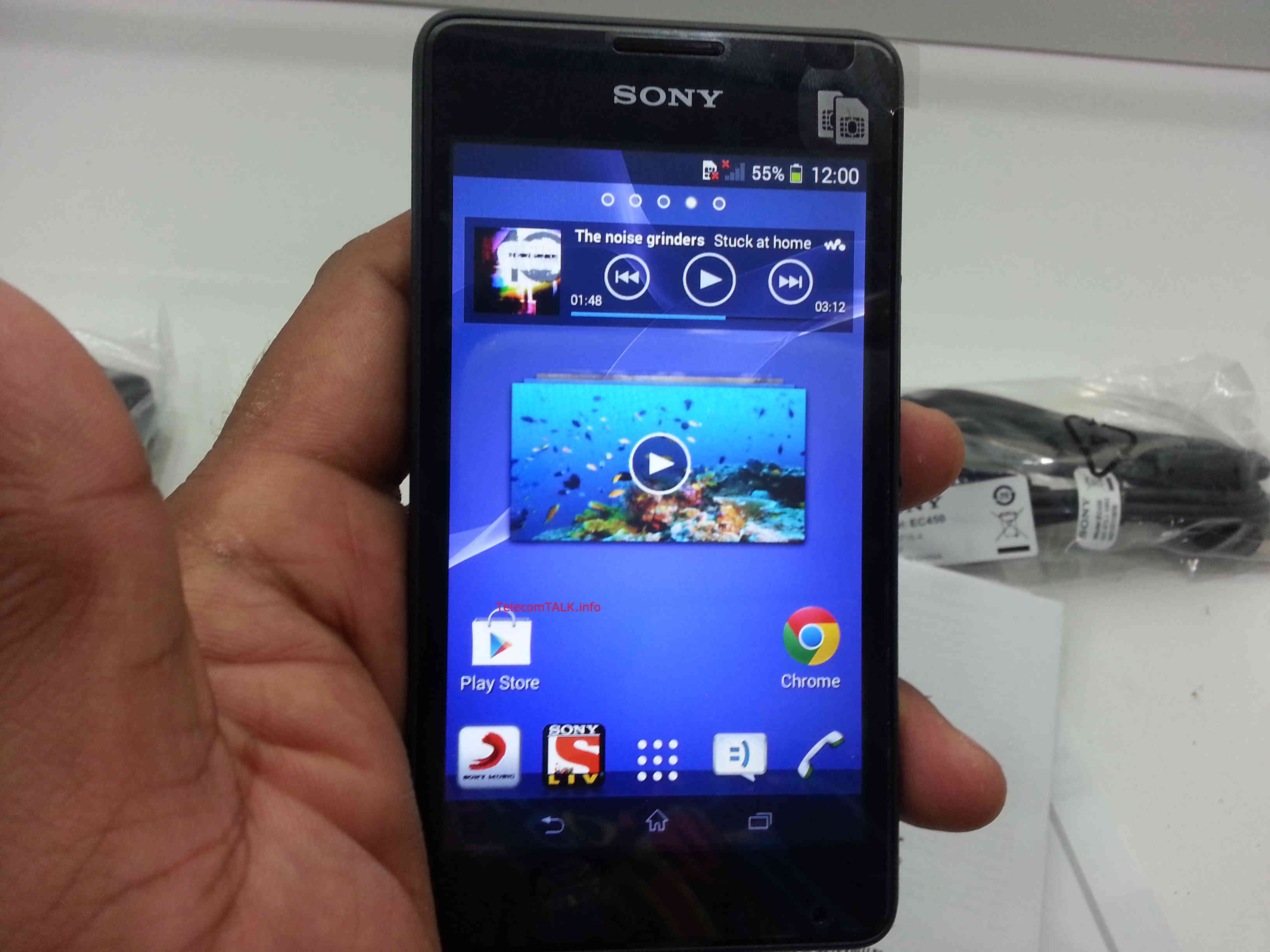 Sony Xperia E1 sở hữu c&ocirc;ng nghệ &acirc;m thanh ti&ecirc;n tiến, thiết kế đẹp mắt