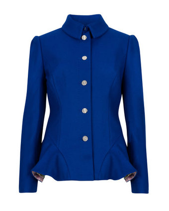 Áo khoác dạ dạng ngắn Bracti Wool Peplum Coat màu xanh ngọc bích của Ted Baker cho cô nàng công sở: Mẫu áo khoác ngắn đến hông, form nhỏ này vẫn cơ bản là áo khoác dạ xù và áo khoác dạ mịn. Phần eo hơi chiết vào tạo dáng ôm sát. Dạ dầy, bên trong có lót nylon hơi bóng đồng màu áo bên ngoài. Tùy theo sở thích khác nhau mà các nàng có thể lựa chọn cho mình những chiếc áo khoác dạ nữ dạng ngắn 2014 đẹp và ấm áp ngay cả trong những ngày đại hàn. Kiểu áo khoác dạ dáng ngắn này giúp người mặc tôn dáng, trẻ trung và năng động hơn rất nhiều. Hiện mẫu áo khoác dạ này được bán với mức giá khoảng 9.010.000 đồng.