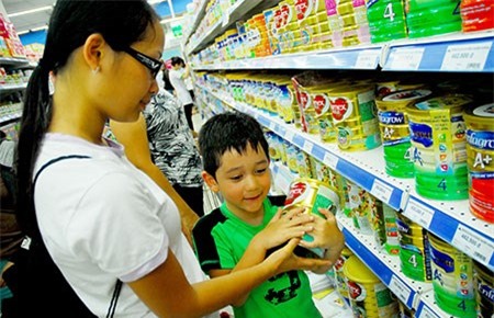 C&aacute;c cơ quan quản l&yacute; cần c&oacute; lời giải th&iacute;ch về gi&aacute; sữa sau khi thực hiện &aacute;p trần