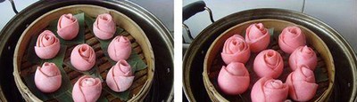Cho bánh vào hấp tầm 15 phút là bánh chín (chú ý nồi hấp nước phải luôn sôi).