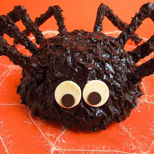 M&oacute;n b&aacute;nh h&igrave;nh con nhện ăn đ&ecirc;m Halloween tuy c&oacute; vẻ đ&aacute;ng sợ nhưng ăn rất ngon đấy.