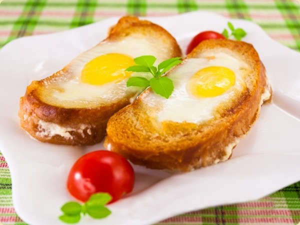 B&aacute;nh mỳ trứng kiểu mới thơm, gi&ograve;n, ngọt v&agrave; đậm đ&agrave; hương vị l&agrave; m&oacute;n ăn s&aacute;ng cực ngon. 