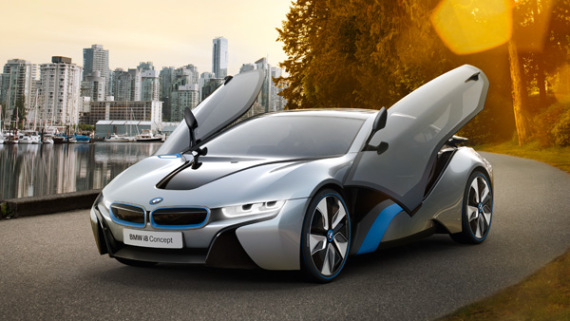 BMW i8: Chiếc coupe 2+2 chỗ hoàn toàn nổi bật với thiết kế của các đối thủ Audi R8 hay Porsche 911 nhận được sự quan tâm đặc biệt từ phía khách hàng, thông tin từ BMW cho hay, tất cả BMW i8 sản xuất năm 2014 của hãng đều đã được đặt hàng hết.
