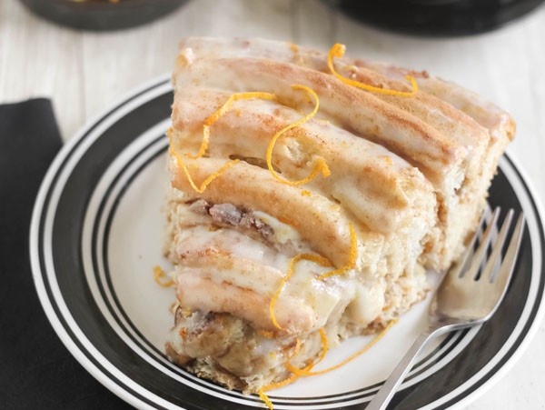 M&oacute;n b&aacute;nh quế cuộn nướng l&agrave;m bằng chảo thơm ngon, n&oacute;ng hổi ăn v&agrave;o những ng&agrave;y mưa lạnh thật tuyệt. 