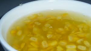 Ch&egrave; bắp l&agrave; m&oacute;n ăn d&acirc;n d&atilde; nhưng ngon miệng của người miền Trung với hương vị thơm ngọt dẻo mềm của bắp non