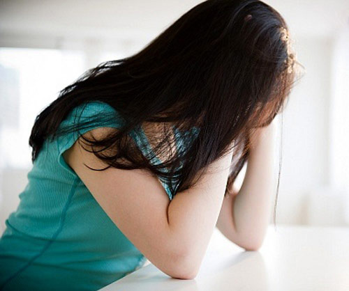 Đau đầu l&agrave; t&aacute;c dụng phụ của c&aacute;c biện ph&aacute;p tr&aacute;nh thai bằng c&aacute;ch sử dụng thuốc