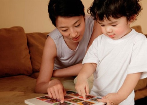 C&aacute;c bậc cha mẹ n&ecirc;n &aacute;p dụng biện ph&aacute;p ph&ugrave; hợp v&agrave; hiệu quả để dạy b&eacute; nhanh biết 